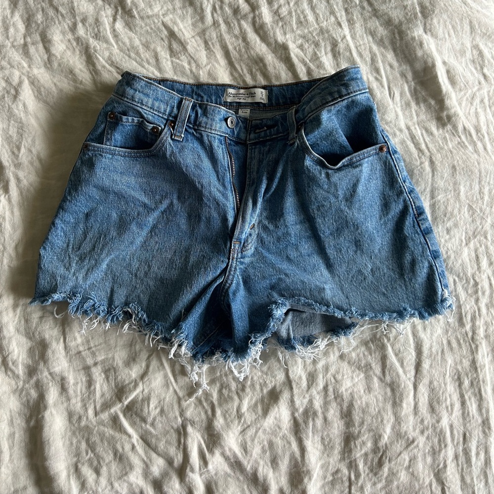 Abercrombie & Fitch Curve Love High Rise 90s Cutoff Short